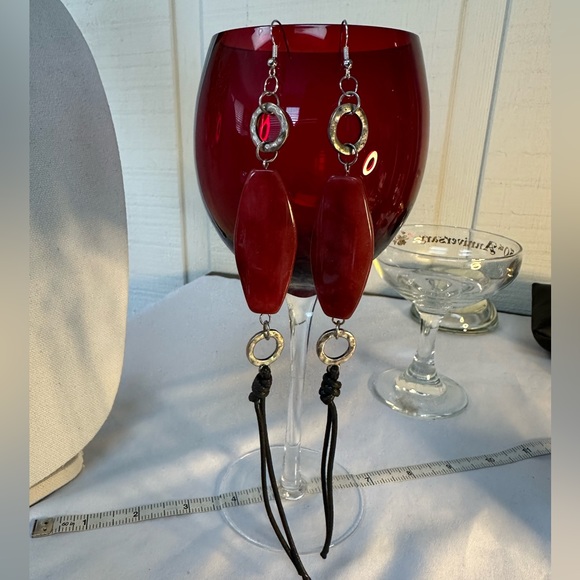 Long funky artisan mauve bead shoulder duster earrings - Picture 1 of 4